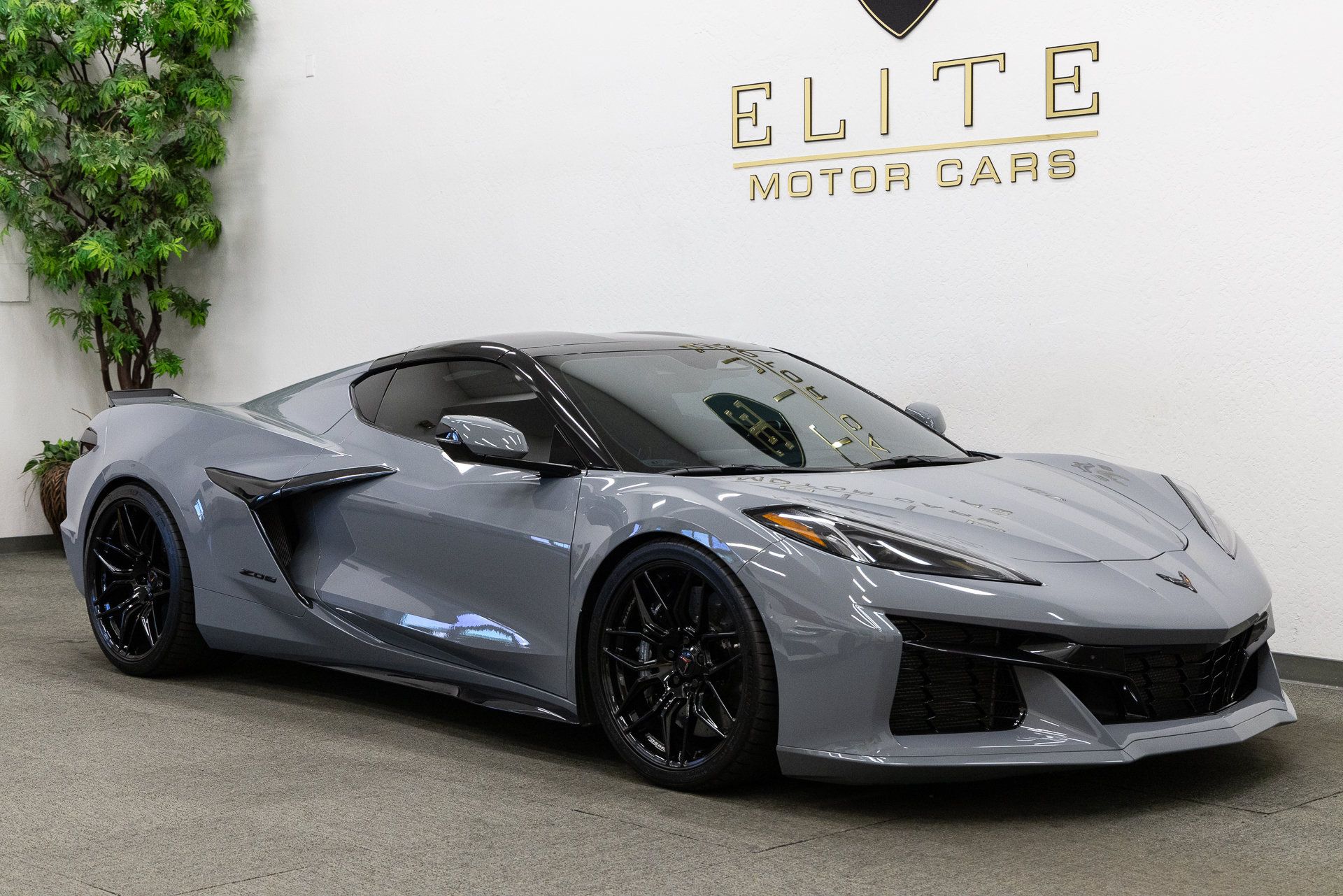 Used 2025 Chevrolet Corvette Z06 w/ Stealth Interior Trim Package RWD image 7