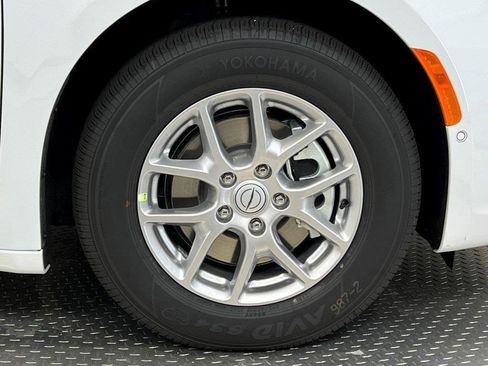 New 2026 Chrysler Pacifica Select image 6