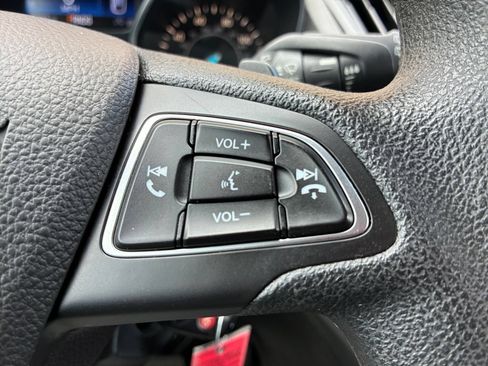 Used 2017 Ford Escape SE w/ Equipment Group 201A FWD image 24