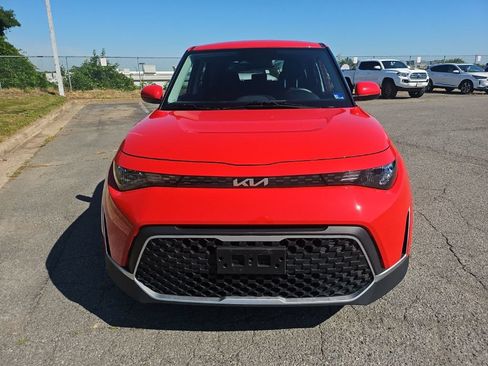 Used 2023 Kia Soul LX w/ LX Technology Package FWD image 3