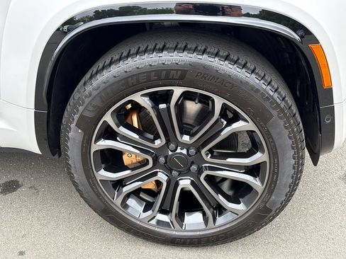 Used 2026 Land Rover Defender 110 OCTA AWD/4WD image 7