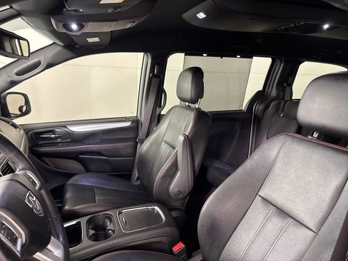 Used 2019 Dodge Grand Caravan GT image 25