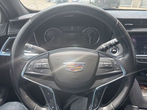 Used 2020 Cadillac XT5 Premium Luxury AWD/4WD image 12