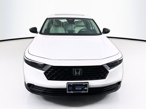 Used 2025 Honda Accord SE image 2