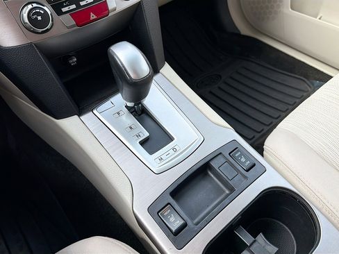 Used 2014 Subaru Outback 2.5i Premium image 10