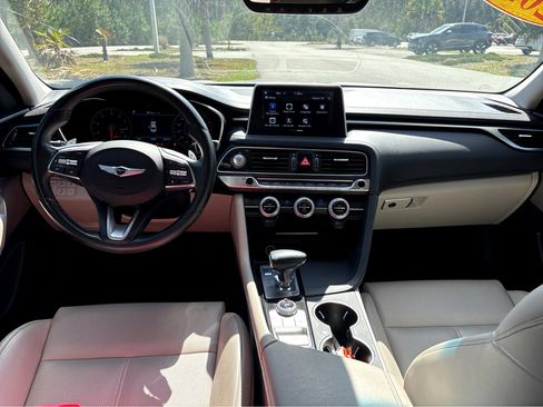 Used 2021 Genesis G70 2.0T image 4