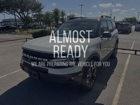 Used 2024 Ford Bronco Sport Outer Banks w/ Tech Package AWD/4WD image 2