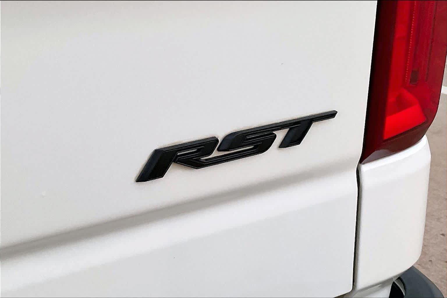Used 2022 Chevrolet Silverado 1500 RST AWD/4WD image 11