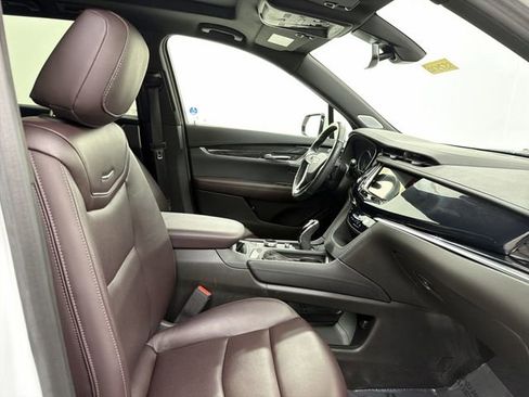 Certified 2023 Cadillac XT6 Premium Luxury image 24