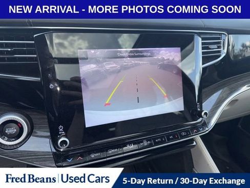 Certified 2022 Jeep Wagoneer Series II w/ Premium Group I AWD/4WD image 16