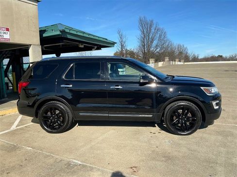 Used 2016 Ford Explorer Limited w/ Equipment Group 301A image 9