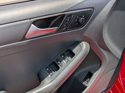 Used 2014 Volkswagen Jetta S FWD image 9