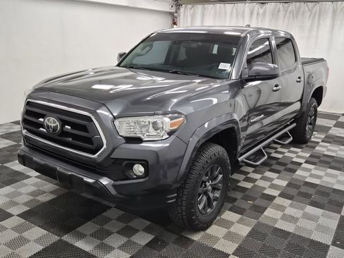 Used 2020 Toyota Tacoma 2WD Double Cab image 3