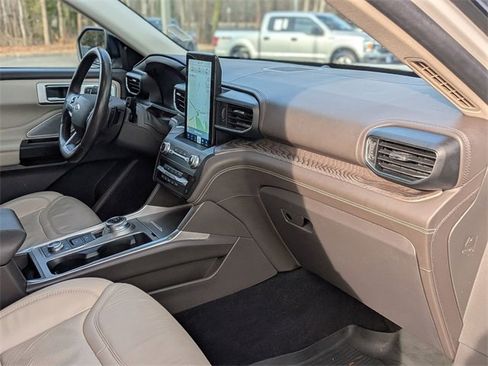 Used 2020 Ford Explorer Platinum w/ Premium Technology Package image 42