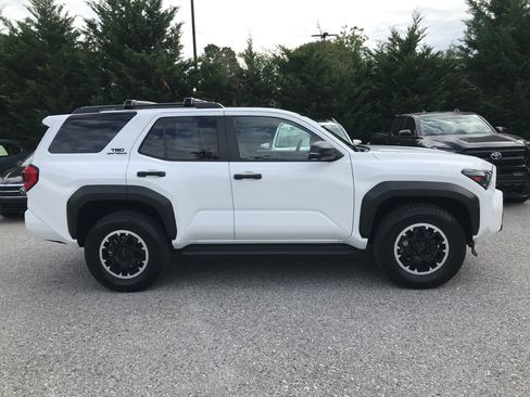 Certified 2026 Toyota 4Runner TRD Off-Road Premium AWD/4WD image 9