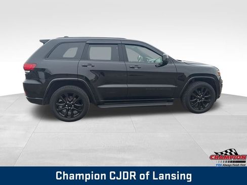 Used 2018 Jeep Grand Cherokee Altitude image 5