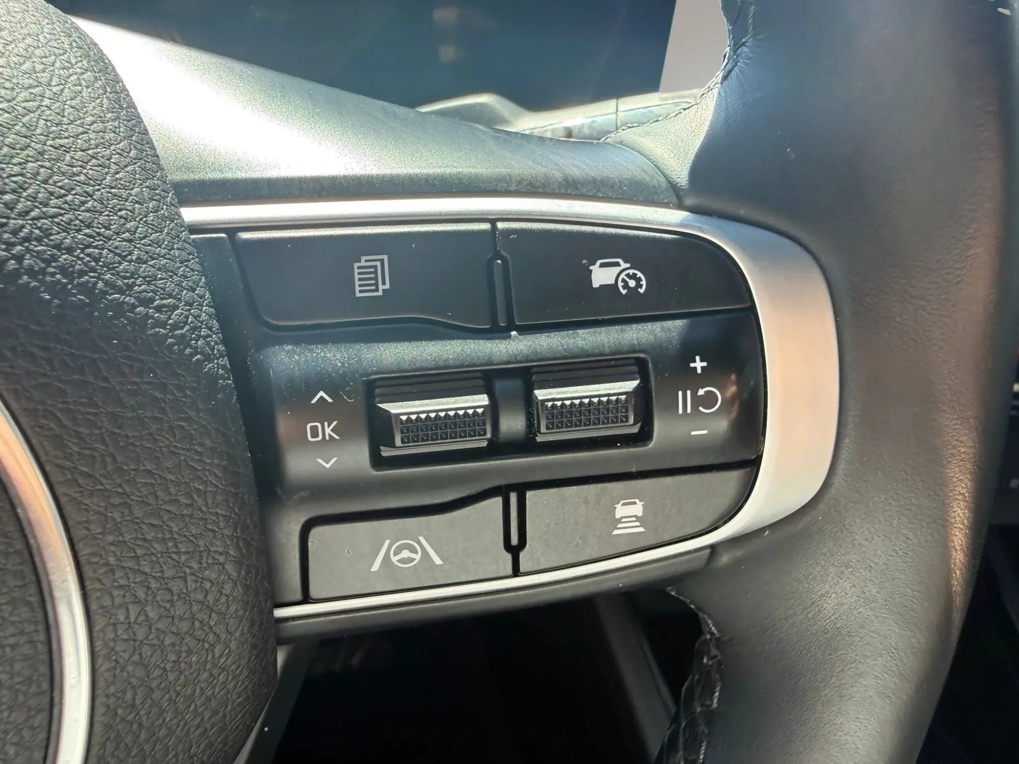 Used 2025 Kia K5 GT-Line w/ GT-Line Premium Package AWD/4WD image 12