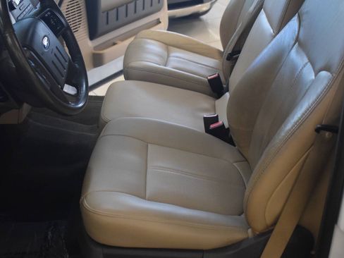 Used 2011 Ford F250 Lariat w/ Lariat Interior Pkg RWD image 56
