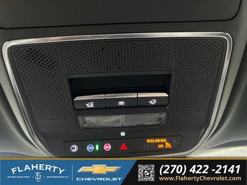 Used 2025 Chevrolet Traverse High Country FWD image 34