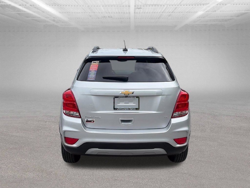Used 2020 Chevrolet Trax LT w/ LT Convenience Package AWD/4WD image 5