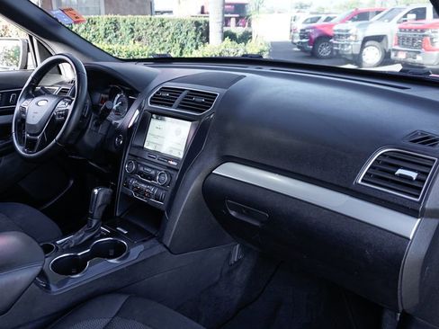 Used 2017 Ford Explorer XLT w/ Equipment Group 201A image 36