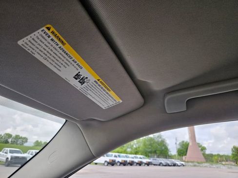 Used 2016 Chevrolet Equinox L FWD image 18