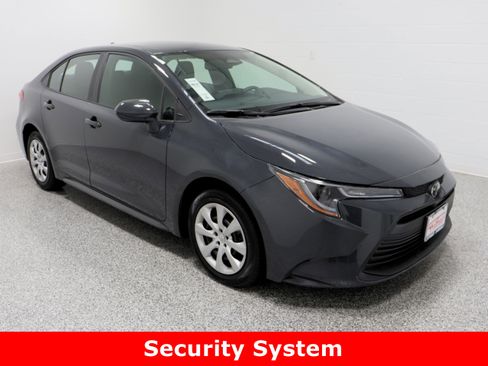 Used 2024 Toyota Corolla LE image 4