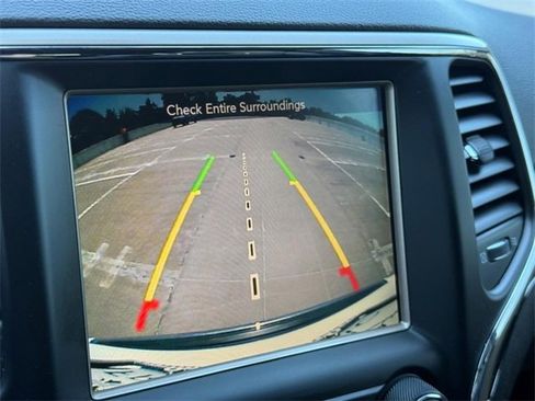 Used 2015 Jeep Grand Cherokee Limited image 22