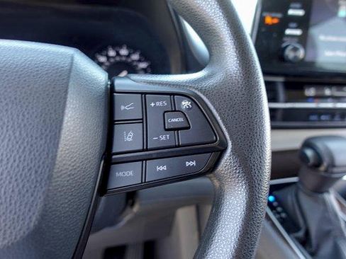 Certified 2023 Toyota Sienna LE FWD image 16