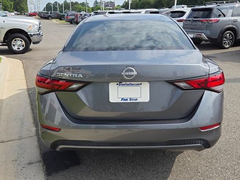 Used 2025 Nissan Sentra S FWD image 11