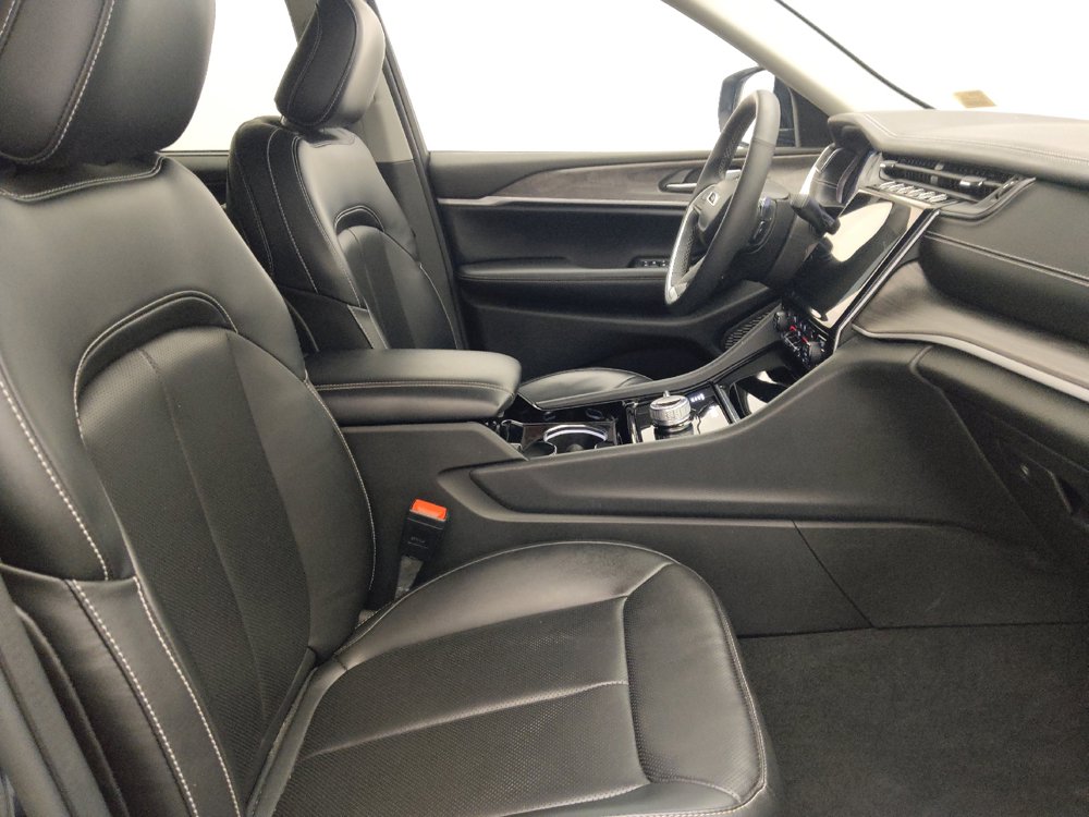 Used 2023 Jeep Grand Cherokee Limited w/ Luxury Tech Group II AWD/4WD image 21