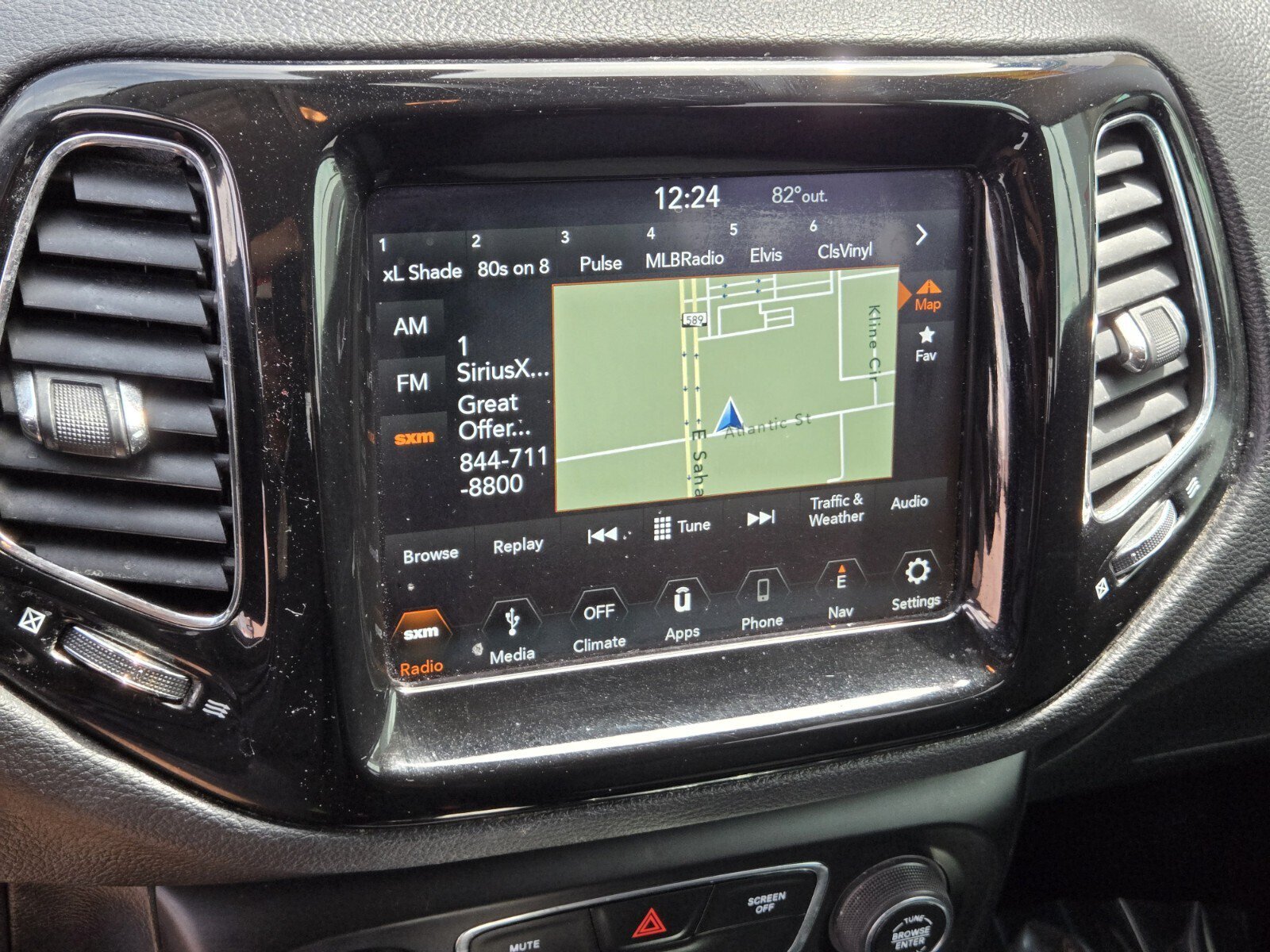Used 2019 Jeep Compass Latitude FWD image 18