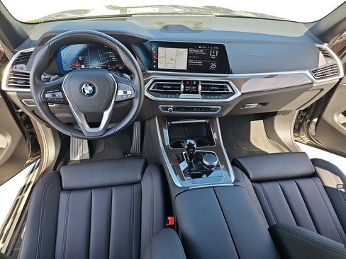 Certified 2022 BMW X5 sDrive40i w/ Premium Package image 9