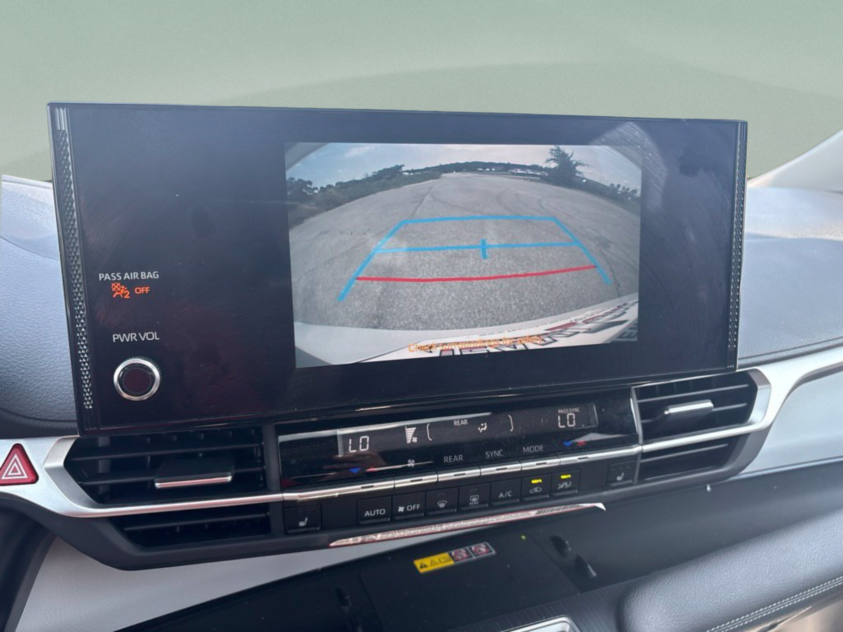 Certified 2026 Toyota Sienna XLE FWD image 17