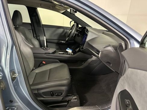 Used 2023 Lexus RZ 450e Premium image 28