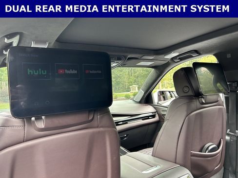 Used 2023 Cadillac Escalade ESV Sport Platinum image 3