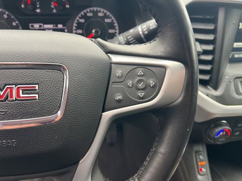 Used 2019 GMC Acadia SLE image 16