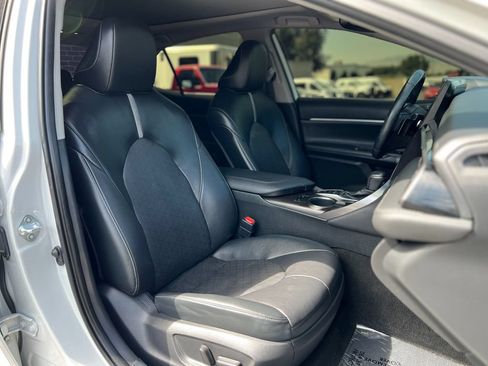 Used 2022 Toyota Camry XSE FWD image 25