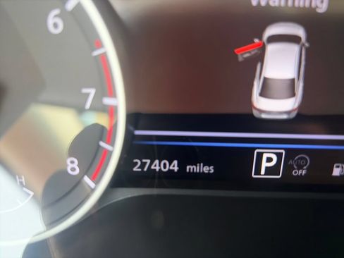 Used 2025 Nissan Sentra SV FWD image 17