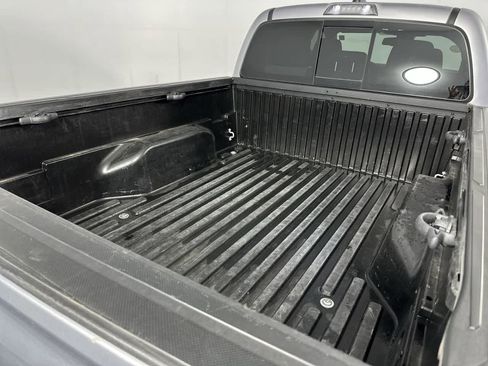 Used 2020 Toyota Tacoma TRD Off-Road w/ Technology Package image 20