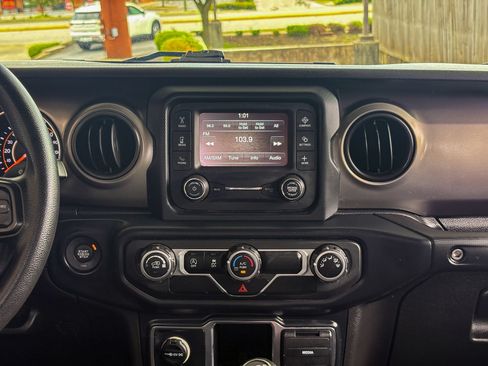 Used 2019 Jeep Wrangler Unlimited Sport AWD/4WD image 30