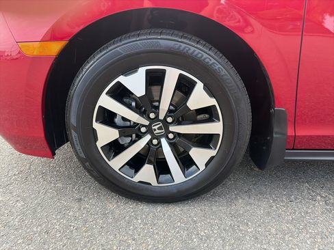 Used 2025 Honda Odyssey EX-L image 11