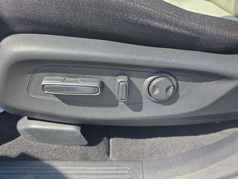 Used 2024 Honda CR-V EX image 19