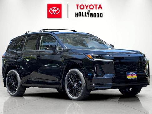 New 2026 Toyota RAV4 XSE AWD/4WD image 2