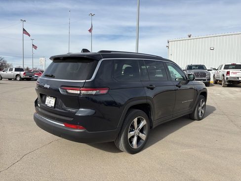 Used 2024 Jeep Grand Cherokee L Limited w/ Luxury Tech Group II image 3