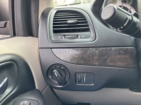 Used 2016 Dodge Grand Caravan SE w/ Quick Order Package 29E SE image 18