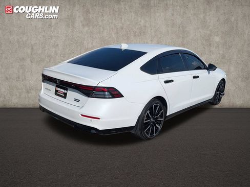 Used 2024 Honda Accord Touring image 7