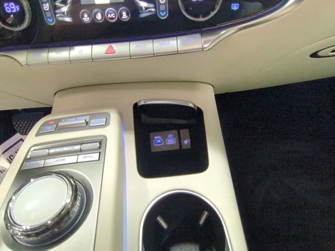 Certified 2025 Genesis Electrified GV70 w/ Prestige Package AWD/4WD image 31