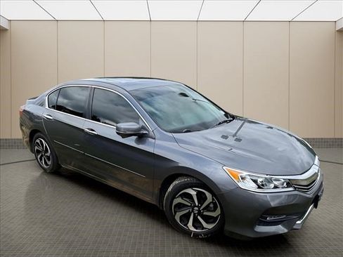 Used 2017 Honda Accord EX-L image 6