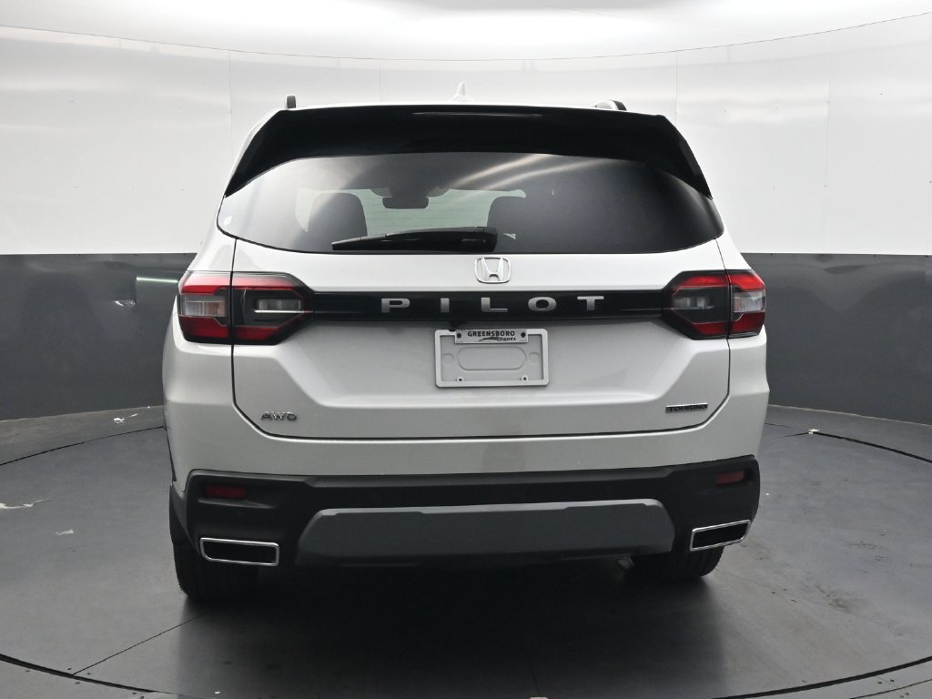 Used 2026 Honda Pilot Touring image 6